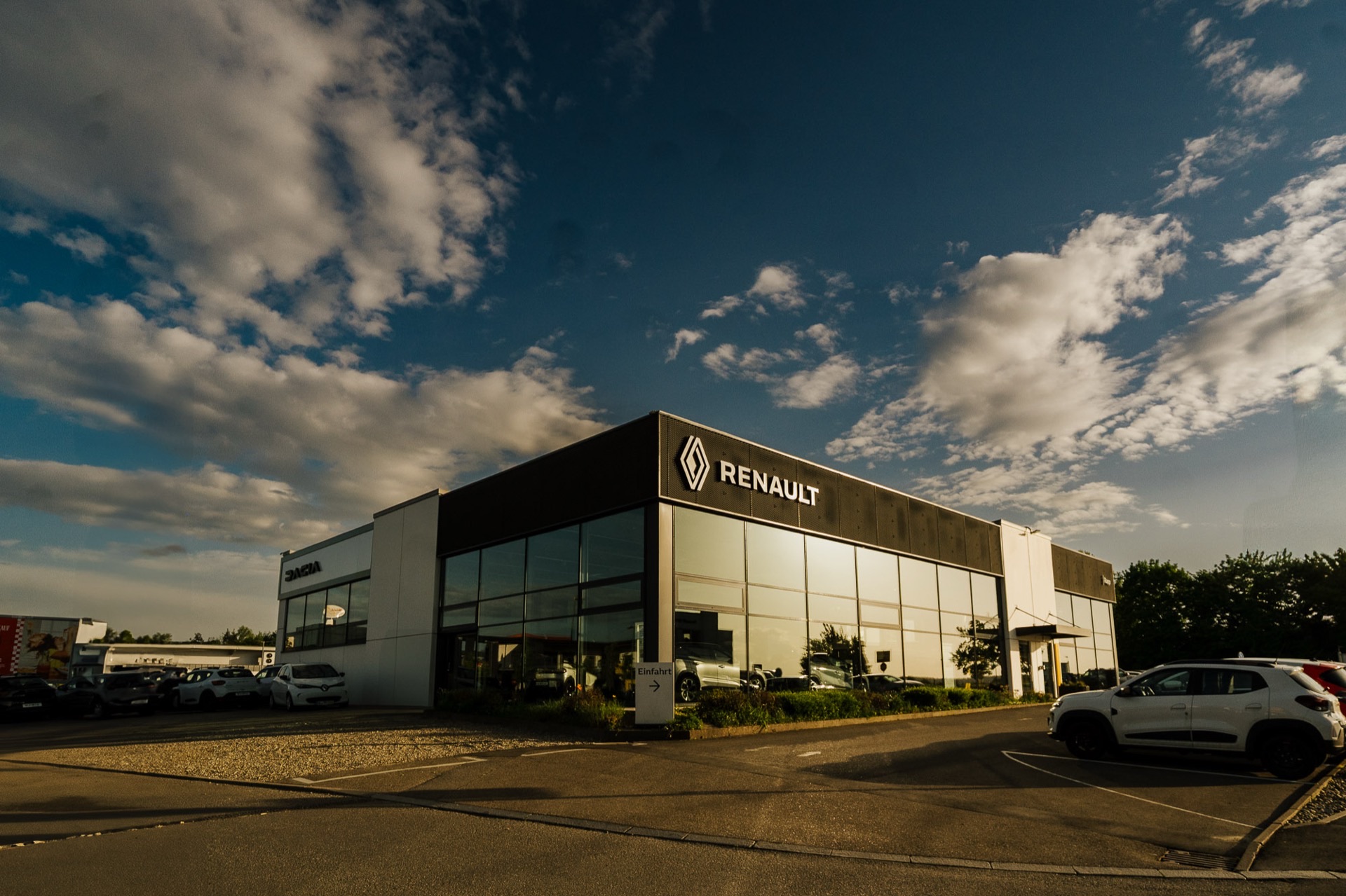 Autohaus Rapp Außenansicht